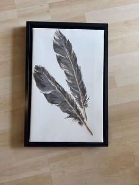 Framed Feather Wall Art – Neutral Gray & Gold
